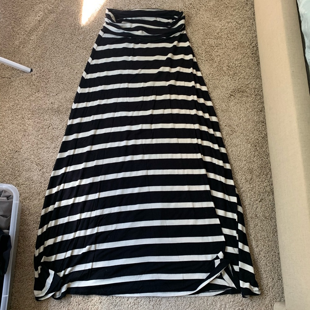 Merona Maxi skirt black white stripe M